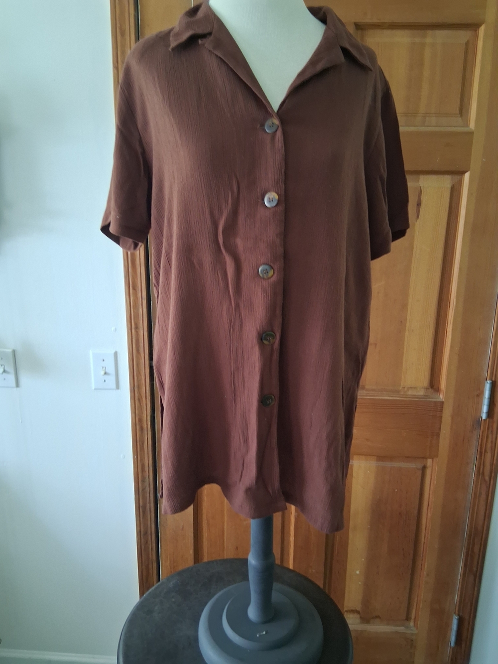 New York & Company Brown Short-Sleeve Button-Front Tunic